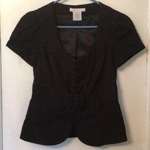 Belted shirt jacket, short sleeve.